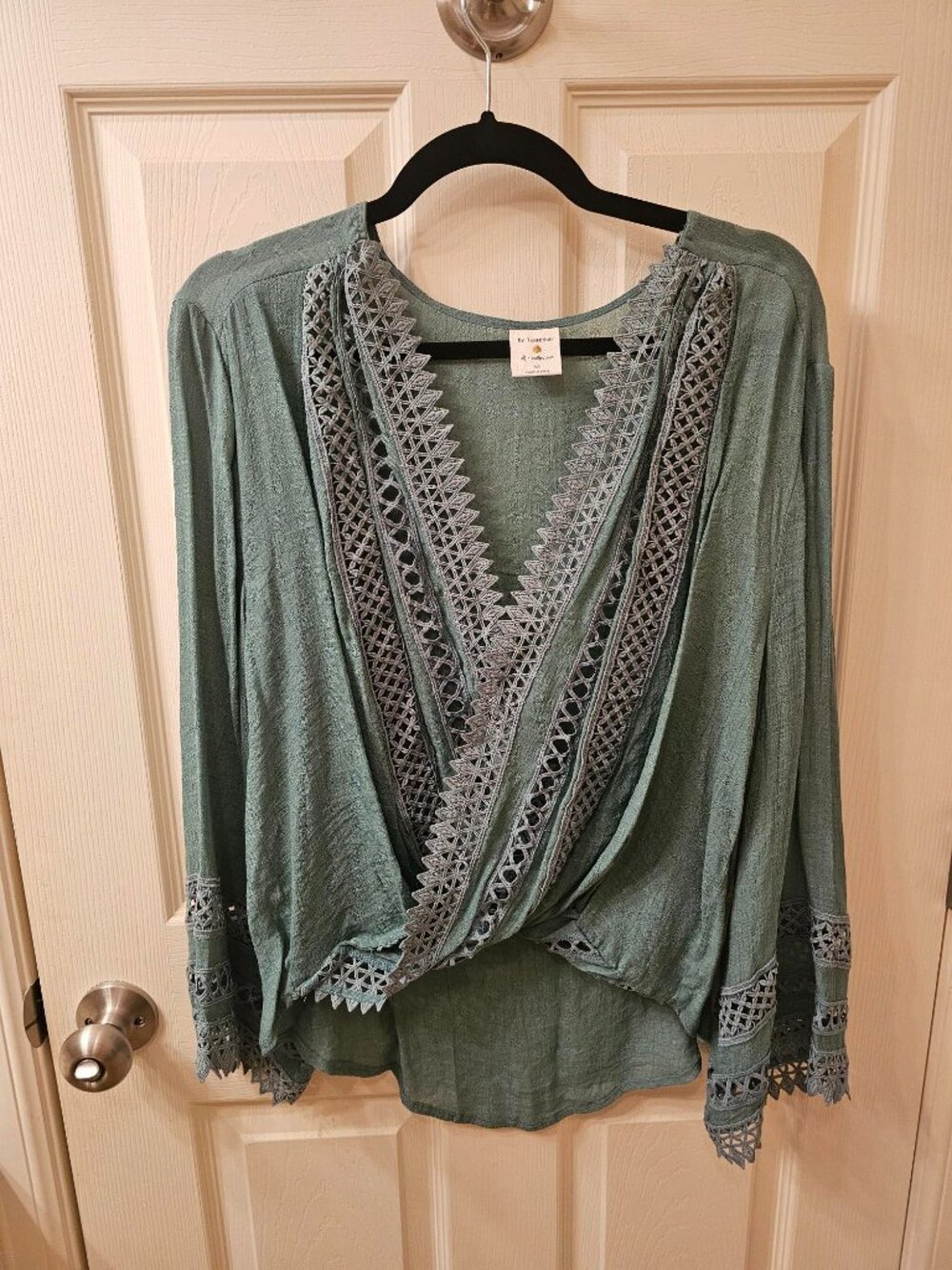 NWOT By Together Medium Teal Green V-Neck Blouse w / Lace Detail